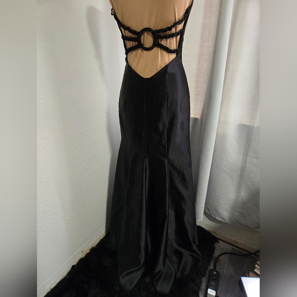 Jessica McClintock Elegant Black Strapless Gown - Picture 4 of 6